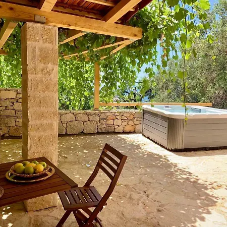 Summer House Margarita Zavala